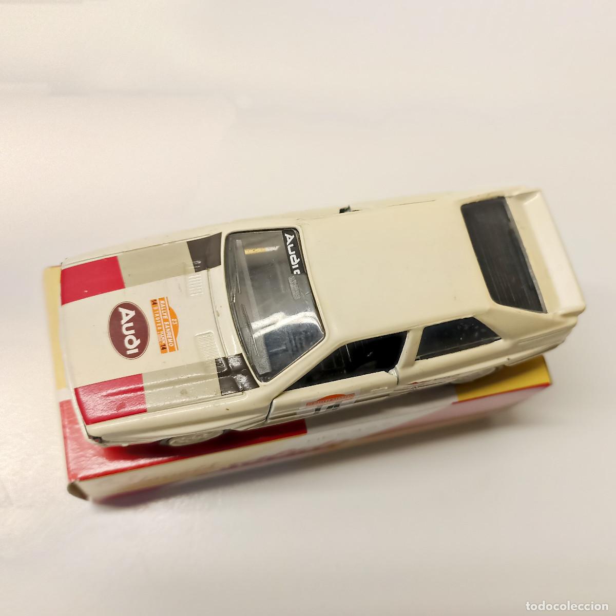 Coches a escala: Audi Quattro. Solido Salvat n&ordm; 65. Escala 1:43, con su caja de cart&oacute;n. Incluye calcomanias.