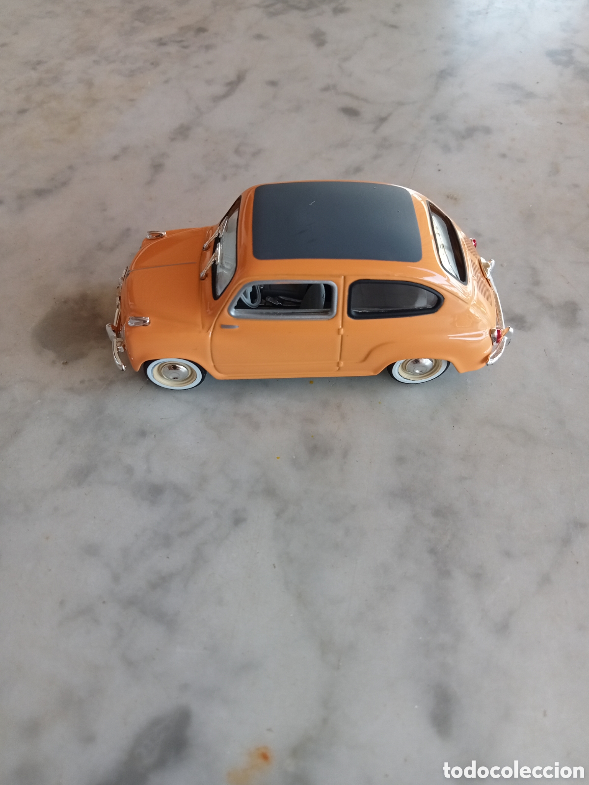Voitures &agrave; l'&eacute;chelle: Seat 600N de Solido.Techo de lona.