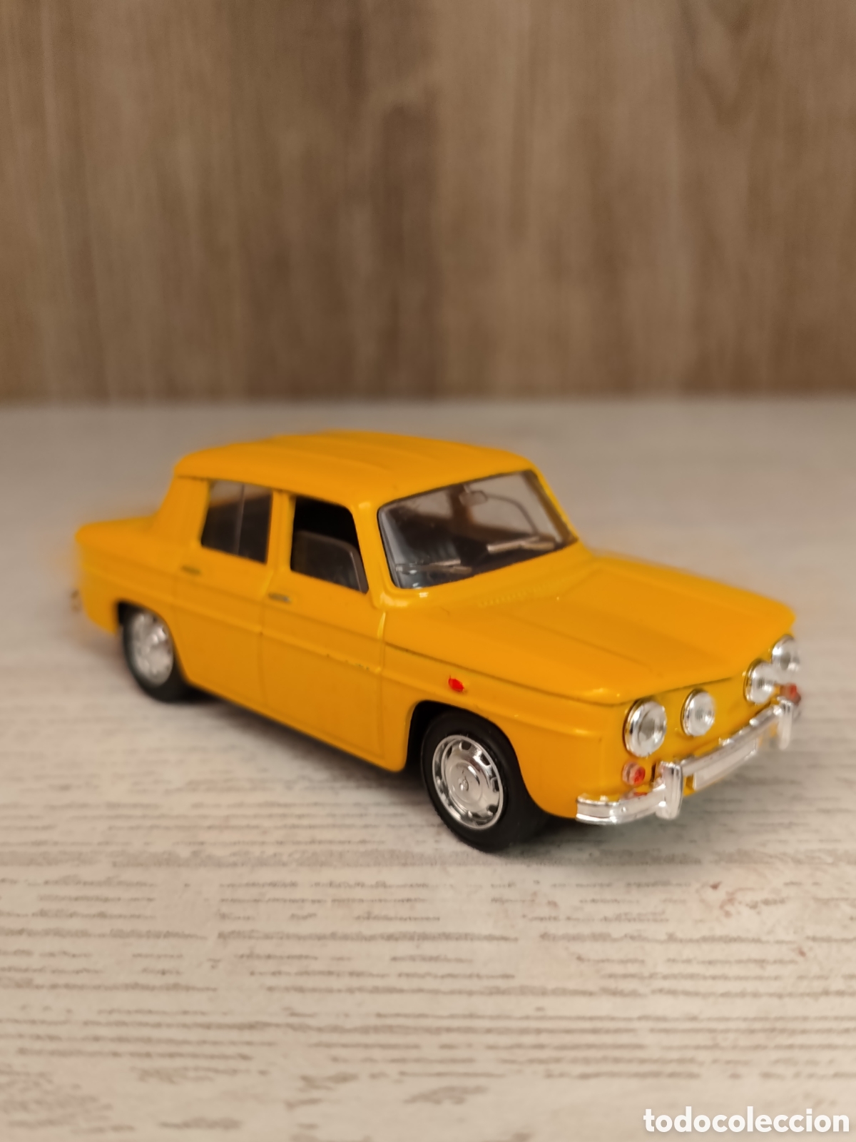 Coches a escala: RENAULT 8 TS SOLIDO e 1.43