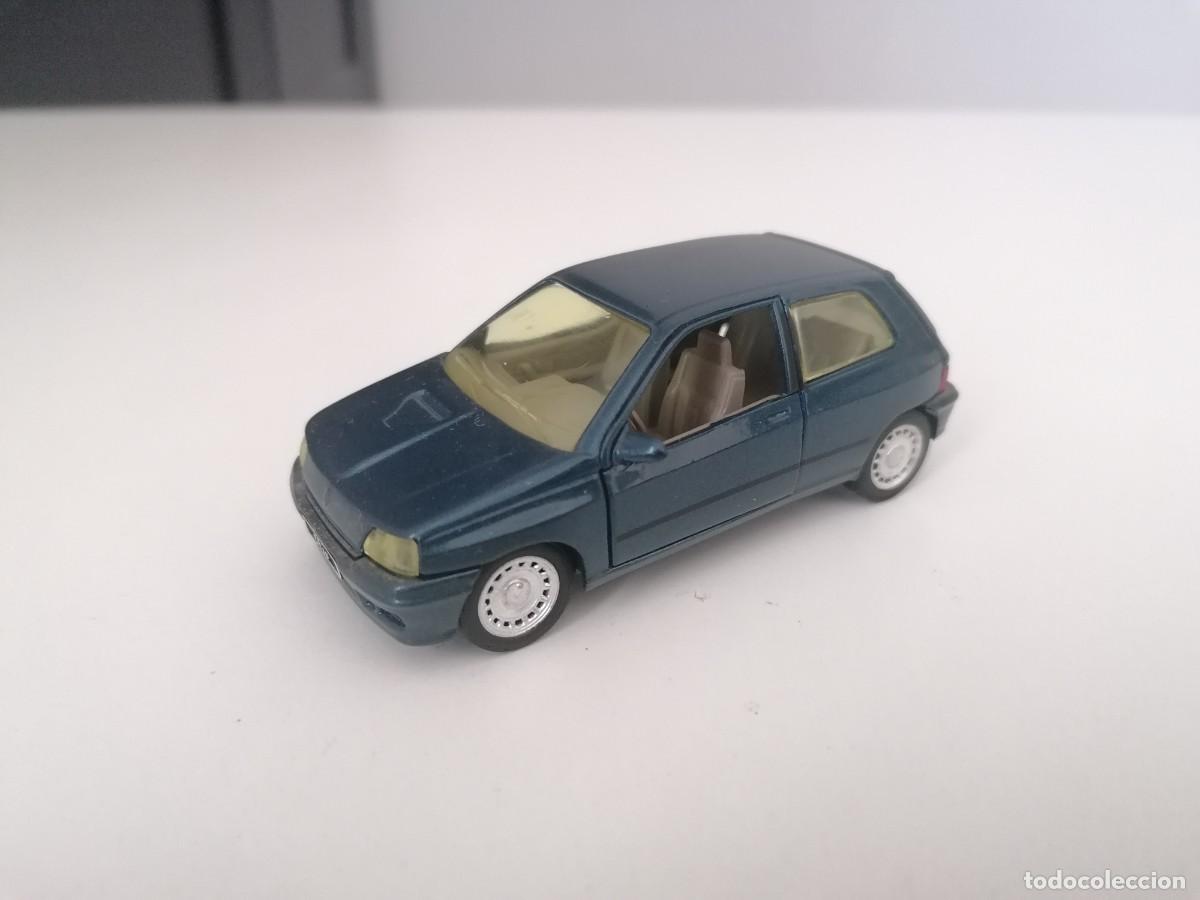 Auto in scala: Solido 1/43 Renault Clio 1991 Buen Estado