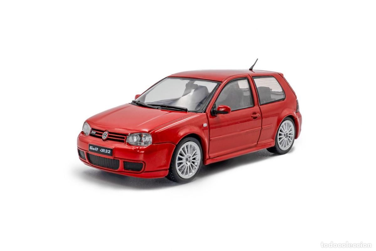 Coches a escala: VOLKSWAGEN GOLF IV R32 TORONTO RED. Escala 1:43. SOLIDO