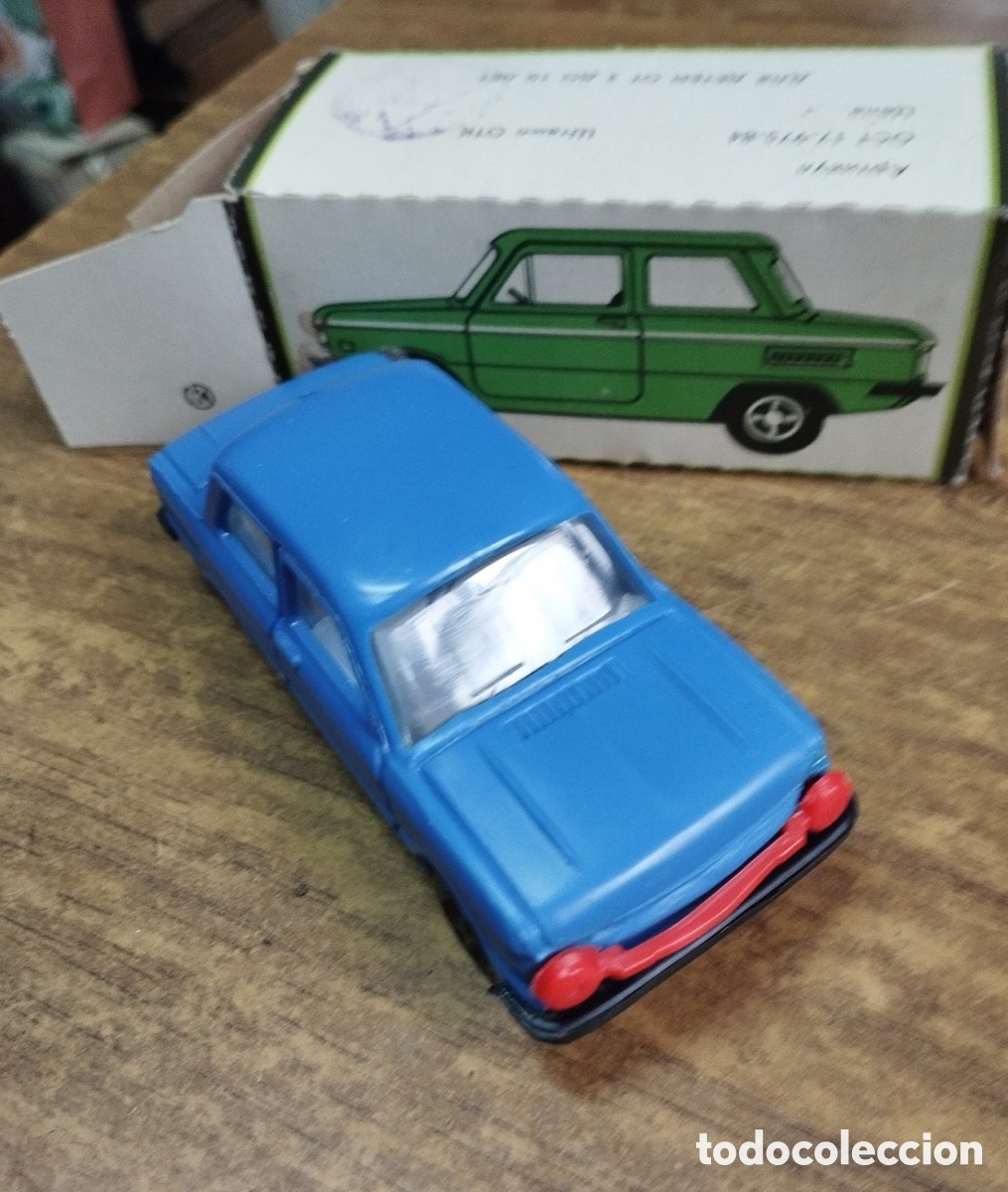 Coches a escala: Modelo de coche &laquo;Zaporozhets&raquo;, en su caja original, de pl&aacute;stico, de 1984.