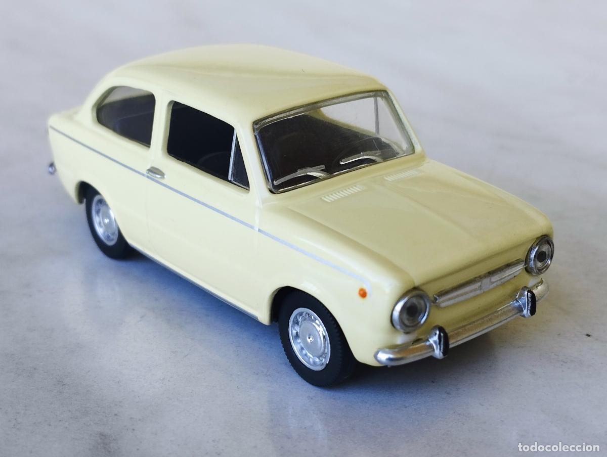 Voitures &agrave; l'&eacute;chelle: SEAT 850 DE SOLIDO 1,43 MUY BUENO