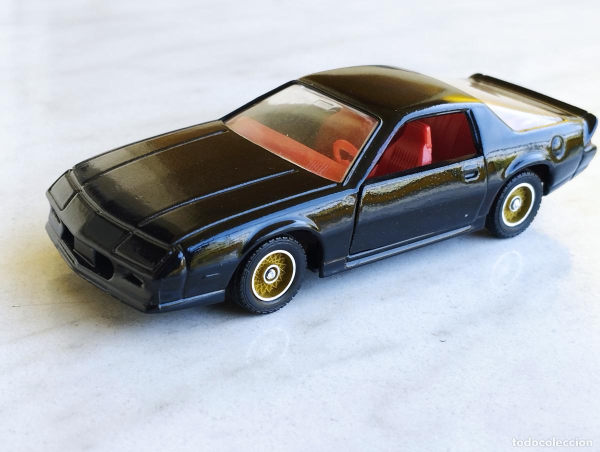 Coches a escala: CHEVROLET CAMARO DE SOLIDO 1,43 KITT SERIE 1300 MUY BUENO BUEN PRECIO