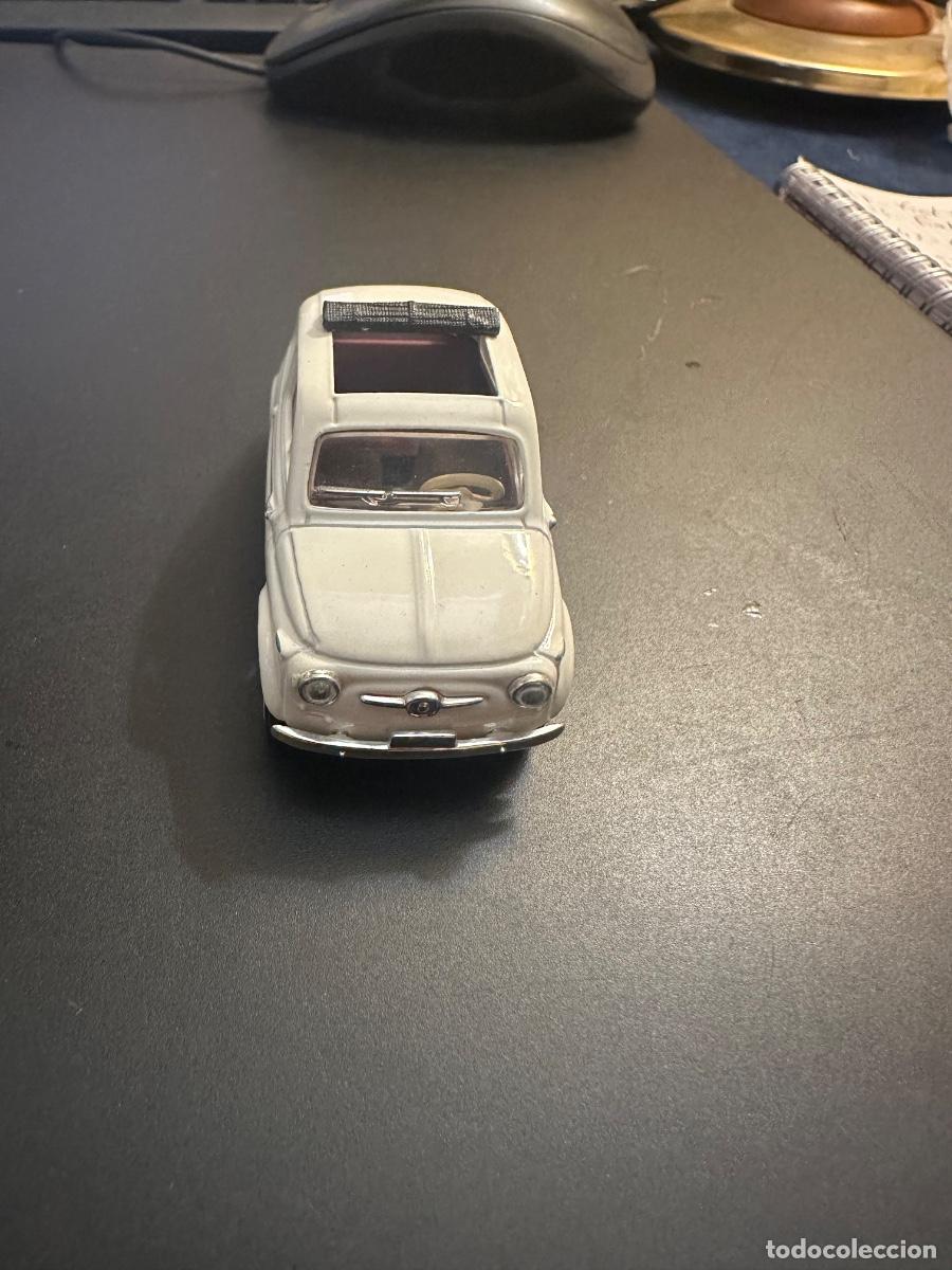 Coches a escala: Fiat 500 marca S&oacute;lido 1:43 color blanco , techo abierto. miniatura de colecci&oacute;n