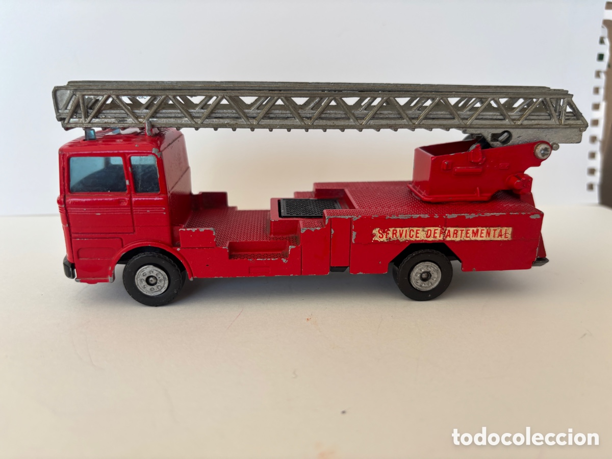 Coches a escala: Cami&oacute;n de bomberos S&oacute;lido