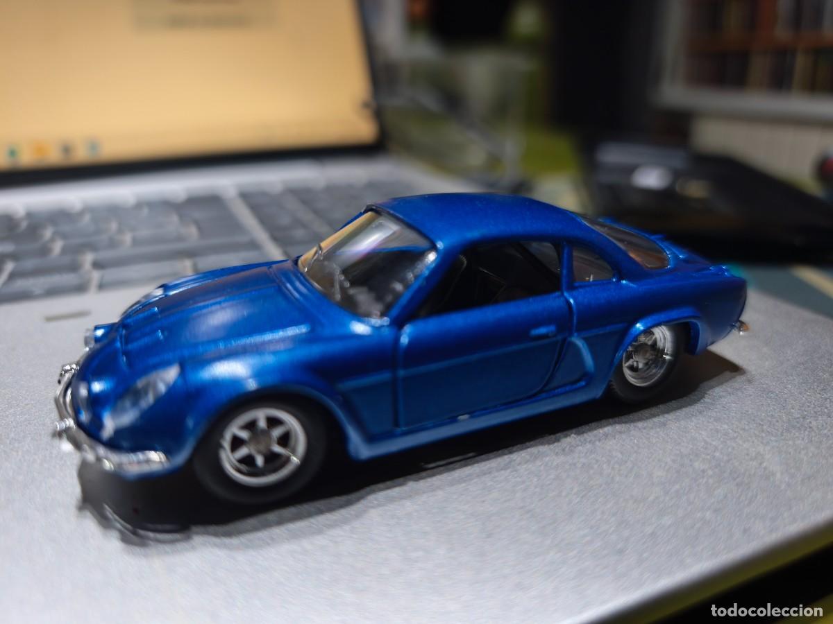 Coches a escala: Alpine Berlinette. Escala 1/43. Solido.