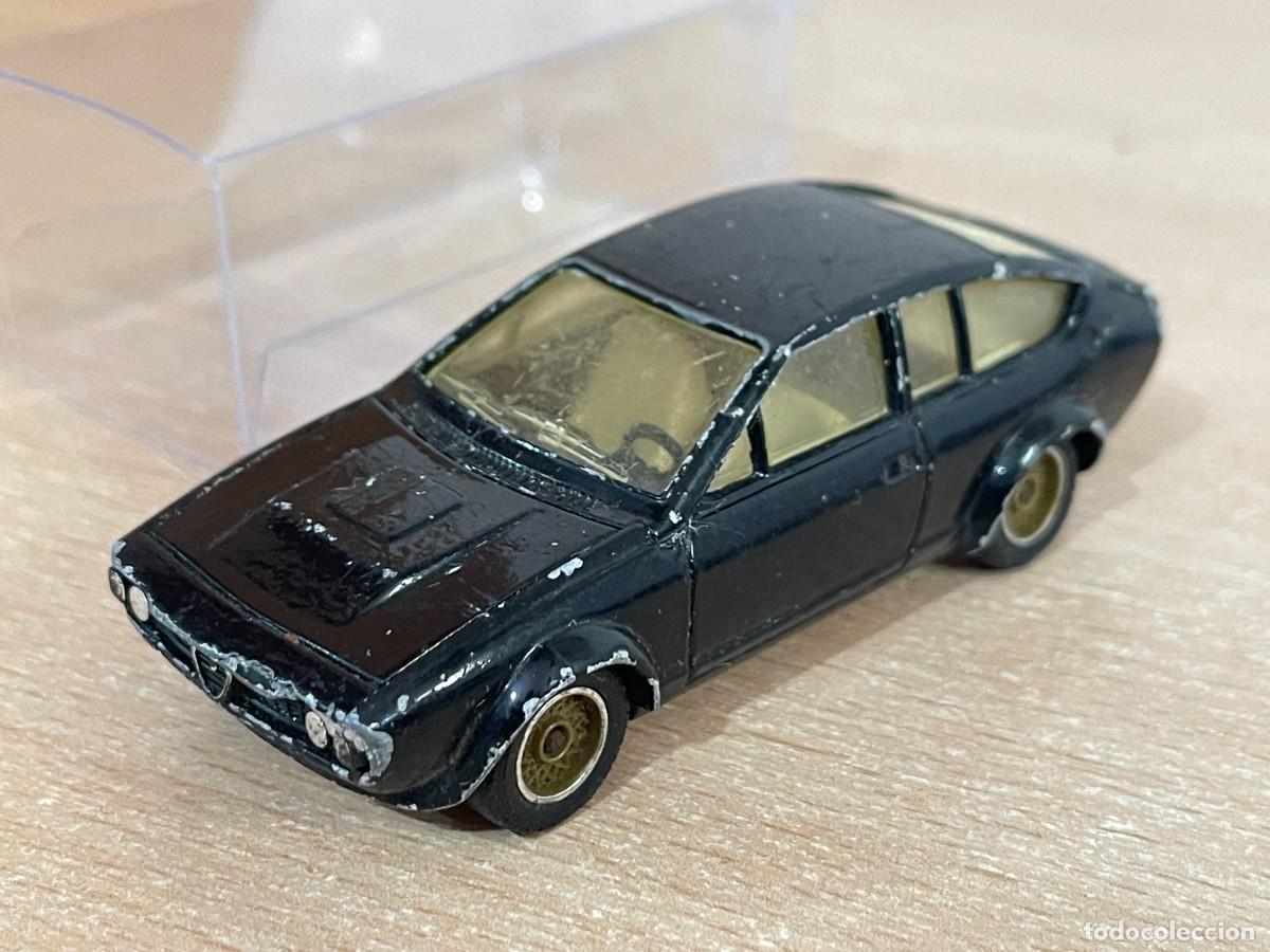 Coches a escala: 2- Solido antiguo coche ALFETTA GTV negro 1:43 Made in France die-cast metal car a&ntilde;os 80 1/43