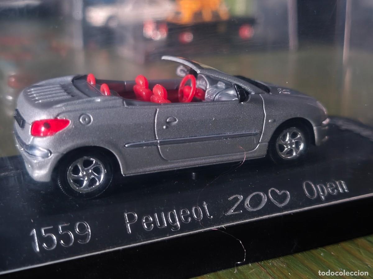 Carros em escala: Peugeot 206 Open CC Coup&eacute; Cabrio. Escala 1/43. Solido 1559.