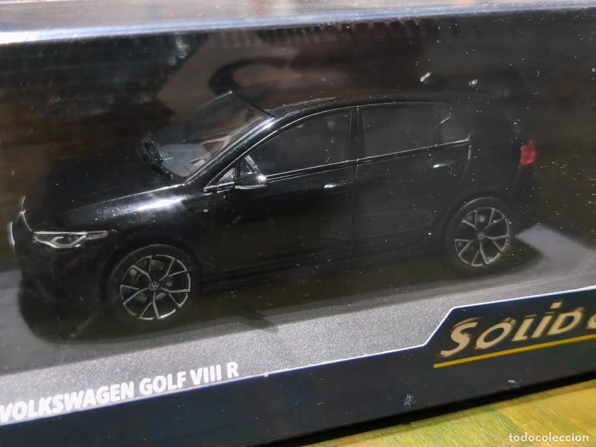 Coches a escala: Volkswagen Golf VIII R Deep Black Pearl. Escala 1/43. Solido .