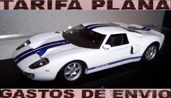 Auto in scala: FORD GT40 azul y blanco ESCALA 1:43 DE ALTAYA EN CAJA (NO ES LA SUYA ORIGINAL)