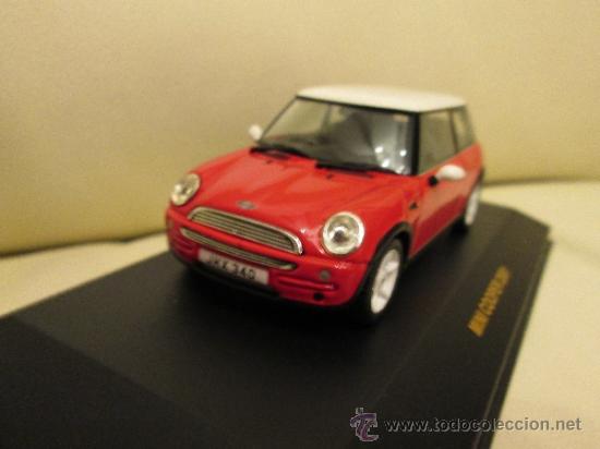 Coches a escala: Mini ONE de IXO MODELS en su urna - Foto 1