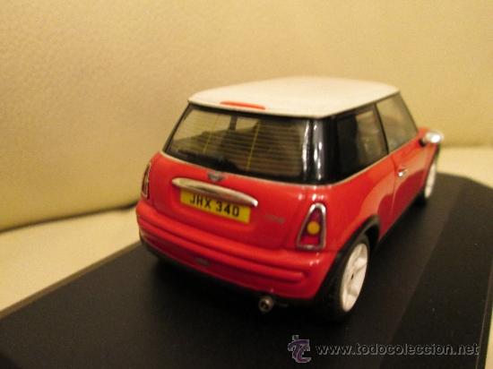 Coches a escala: Mini ONE de IXO MODELS en su urna - Foto 2