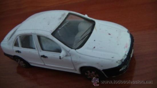 Coches a escala: COCHE MAREA FIAT BURAGO MADE EN CHINA