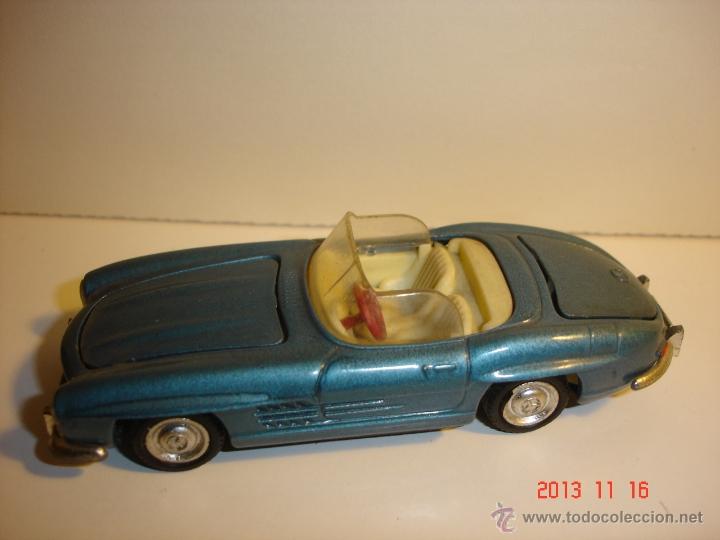 Auto in scala: MERCEDES 300 SL DE JOAL