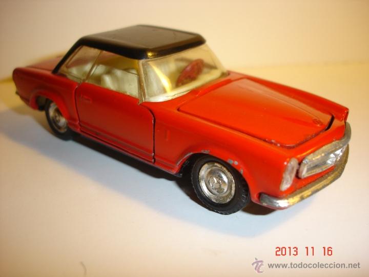 Auto in scala: MERCEDES-BENZ 230 SL ROJO-NEGRO DE JOAL