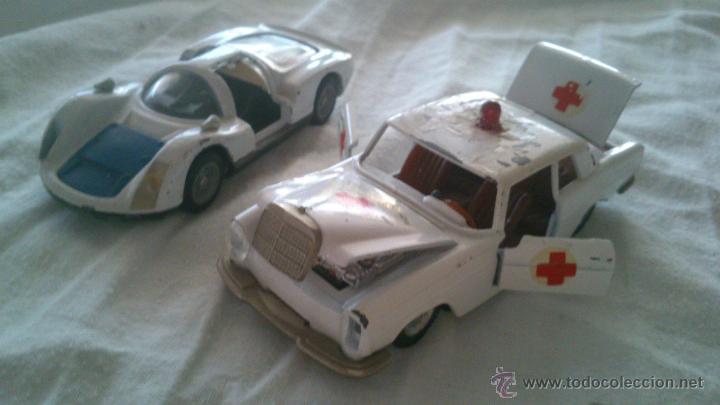 Auto in scala: Ambulancia Mercedes de pilen 1 43