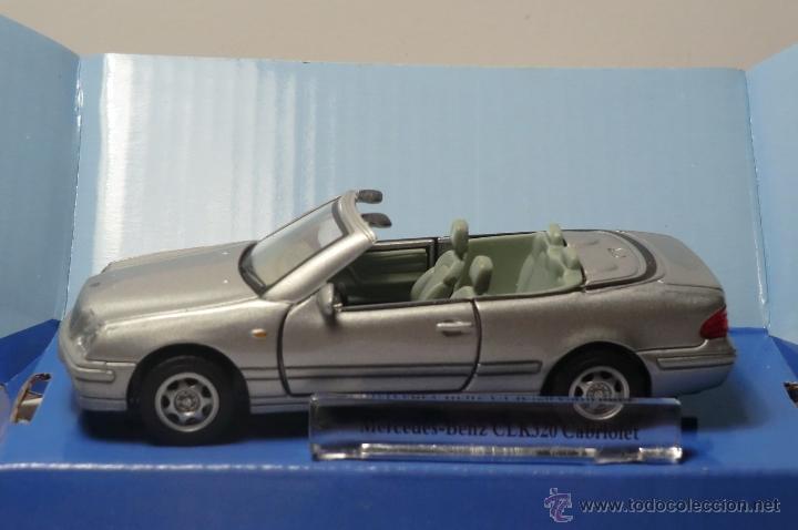 Auto in scala: MERCEDES BENZ CLK 320 CABRIOLET 1/43 PUERTAS PRACTICABLES CARARAMA