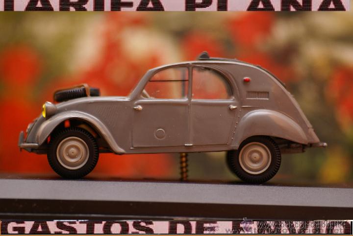 Voitures &agrave; l'&eacute;chelle: CITROEN 2 CV ESCALA 1:43 DE NOREV EN CAJA (NO ES LA SUYA ORIGINAL)