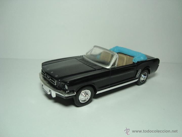 Modellautos: FORD MUSTANG DE NEW RAY 1,43
