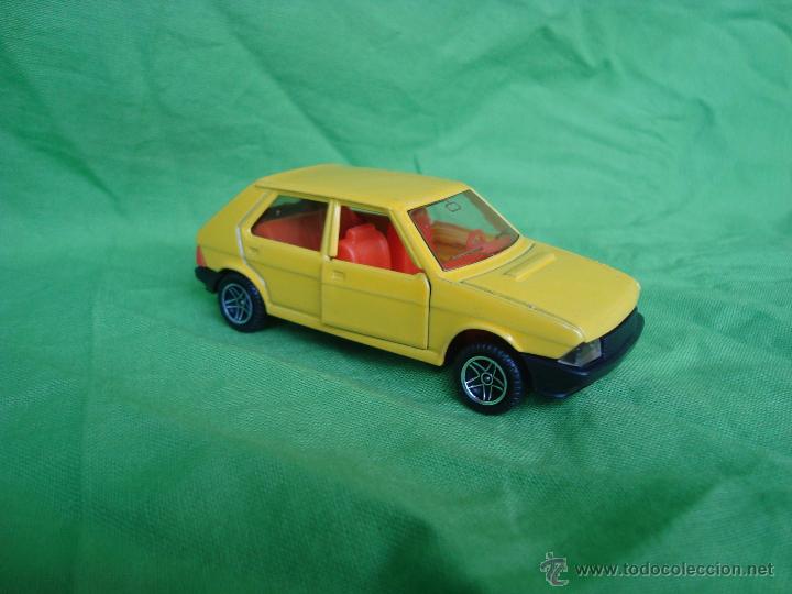 Coches a escala: GUISVAL SEAT RONDA CRONO AMARILLO ESCALA 1,43 SERIE FURIA MUY BUENO COLOR RARO