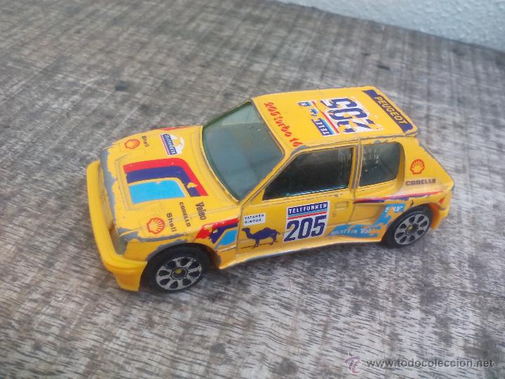 Coches a escala: Burago. Peugeot 205 turbo 1/43.