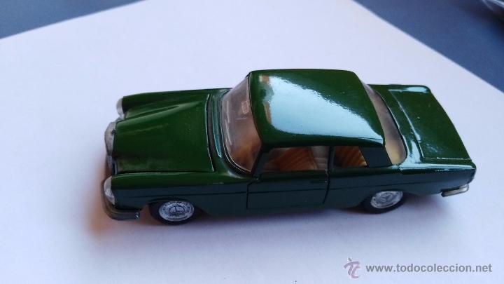 Coches a escala: coche mercedes 250 de  auto pilen