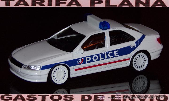 Auto in scala: PEUGEOT 406 POLICE llantas blancas ESCALA 1:43 DE HONGWELL EN CAJA NO ORIGINAL