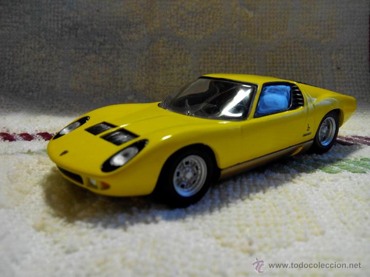 Voitures &agrave; l'&eacute;chelle: LAMBOR&Ntilde;INI MIURA DE 1.957 - NO PLASTICO. NO USADO. ESCALA 1.43 DESCRIPCION Y FOTOS.