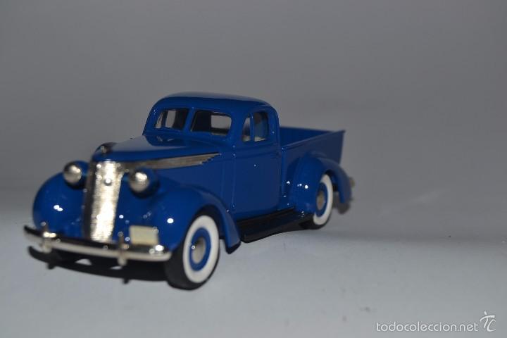 Coches a escala: STUDEBAKER COUPE EXPRESS PICKUP BEVERLY BLUE 1937 - Foto 3