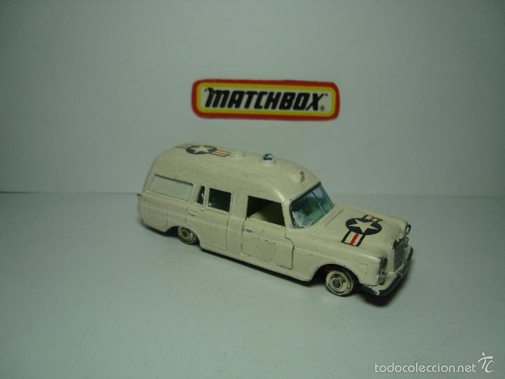 Auto in scala: MERCEDES BINZ AMBULANCE SPPED KINGS SUPER MATCHBOX K-6 KING SIZE