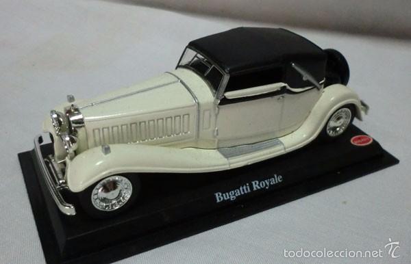 Auto in scala: COCHE A ESCALA BUGATTI ROYALE COLOR CREMA CON SU FUNDA
