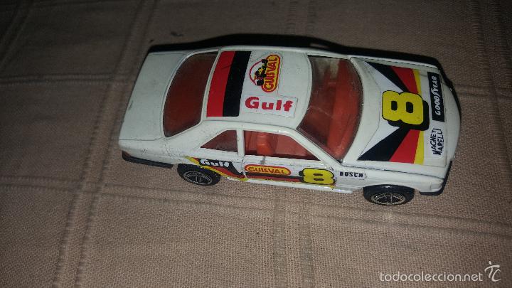 Coches a escala: MERCEDES GUISVAL