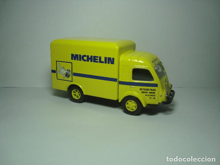 Voitures &agrave; l'&eacute;chelle: DESGUACE RENAULT GALION MICHELIN DE IXO ALTAYA 1,43 CON DEFECTO