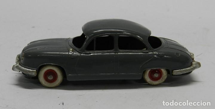Auto in scala: COCHE&nbsp;DE PASTICO CON CHASIS METALICO, DYNA PANHARD - MADE IN FRANCE, VER LAS FOTOGRAFIAS PUESTAS PAR
