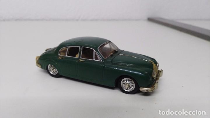 Coches a escala: antiguo coche maito jaguar
