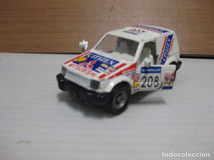Auto in scala: MITSUBICHI MONTERO GUISVAL .