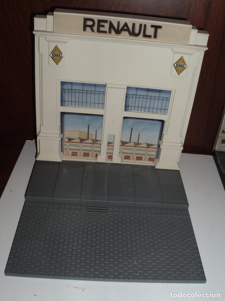 Coches a escala: DIORAMA RENAULT FABRICA ESCALA 1 43
