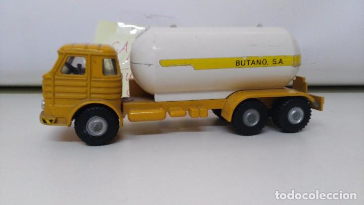 Coches a escala: antiguo camion de joal  butano sa