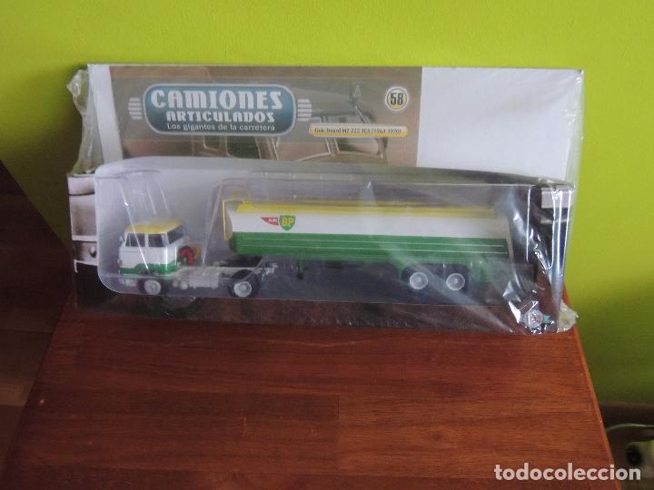Voitures &agrave; l'&eacute;chelle: CAMION ARTICULADO UNIC IZOARD TCA (1964- 1970 )