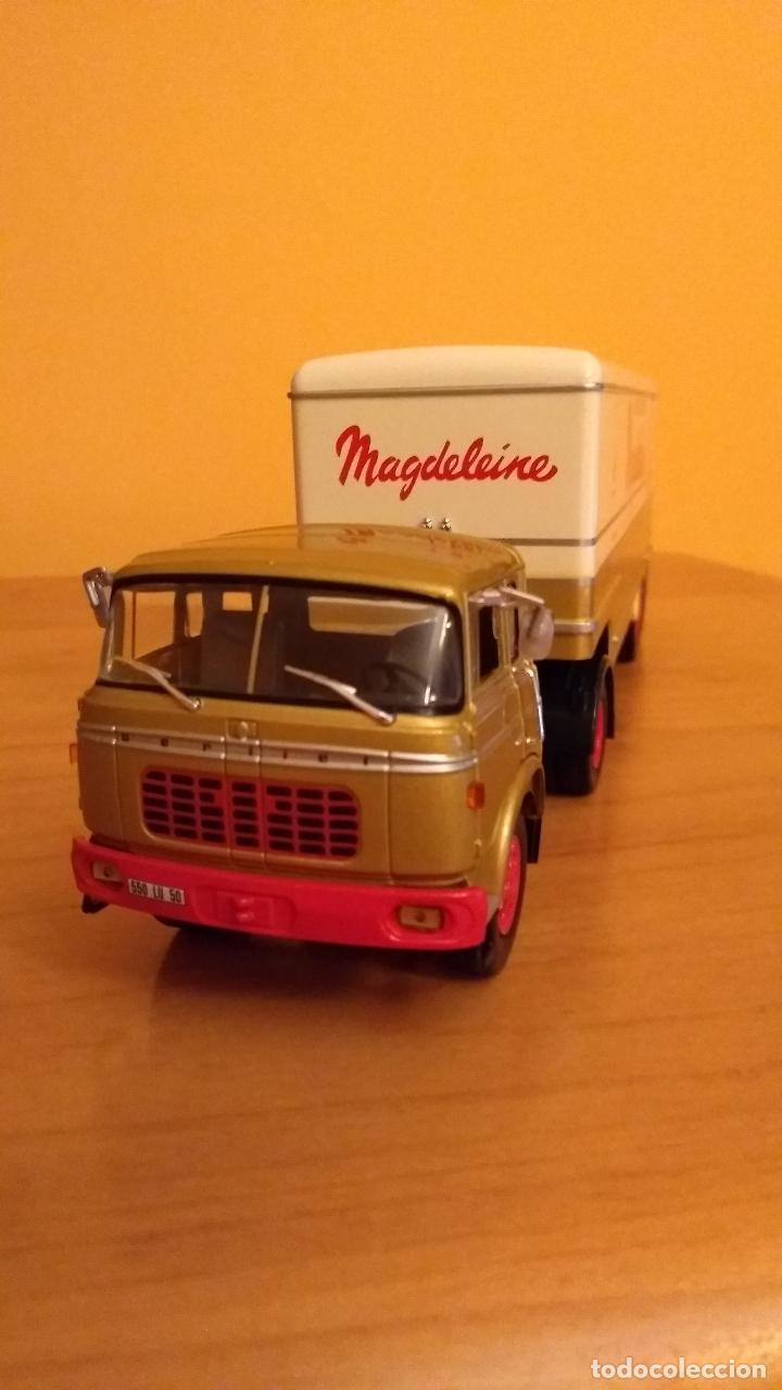 Auto in scala: TRAILER BERLIET TR 250