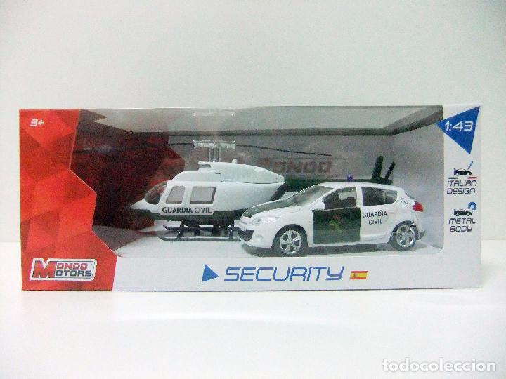 Voitures &agrave; l'&eacute;chelle: RENAULT MEGANE + HELICOPTERO GUARDIA CIVIL - MONDO MOTORS SECURITY PACK SET 1:43 - COCHE POLICIA