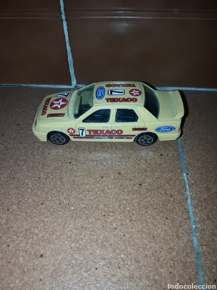 Coches a escala: Antiguo coche Ford sierra marca burago