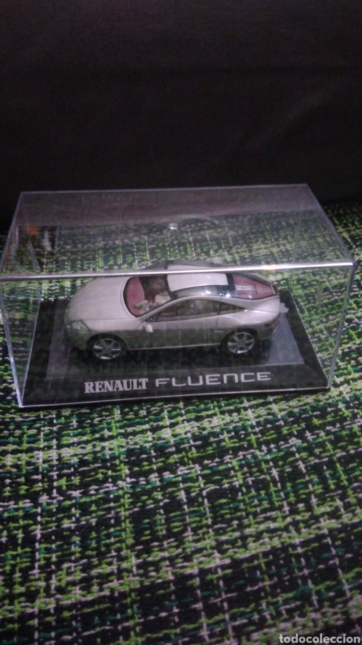 Auto in scala: Renault fluence. Escala 1: 43. Nuevo con caja a estrenar.