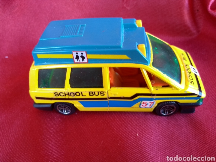 Model Cars: **BUS ESCOLAR DE, --- GISVAL (RENAULT SPACE) --- ESC. 1/43 10/4/5 CM**