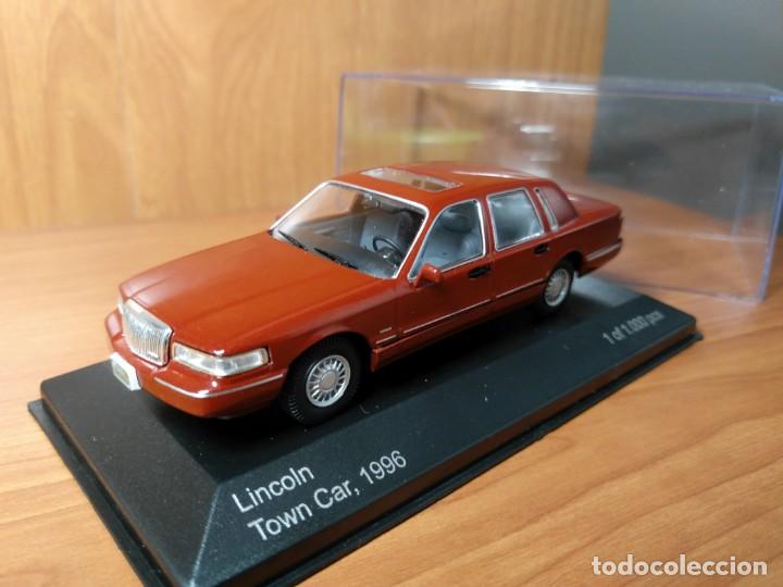 Auto in scala: LINCOLN TOWN CAR