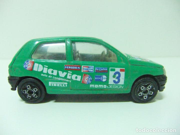 BBURAGO - RENAULT Clio II phase 1 Bleu métal 1998 1:43 - Modélisme
