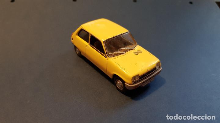 Auto in scala: RENAULT 5 DE 1972 (1/43) EN METAL