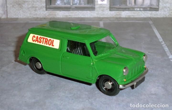 Coche Austin Mini Furgoneta Castrol British Sold Through Direct Sale