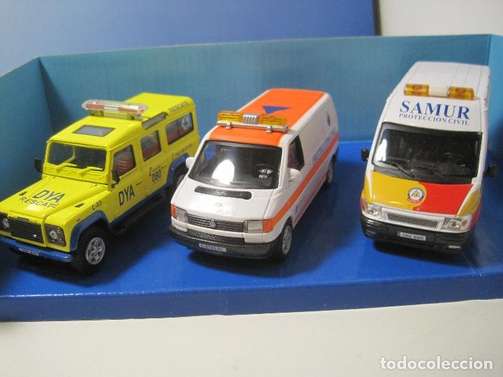 Desconocido 1/43 Land Rover Serie III 4x4 Ambulance Ambulancia CARARAMA
